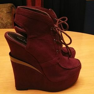 Wedge heels